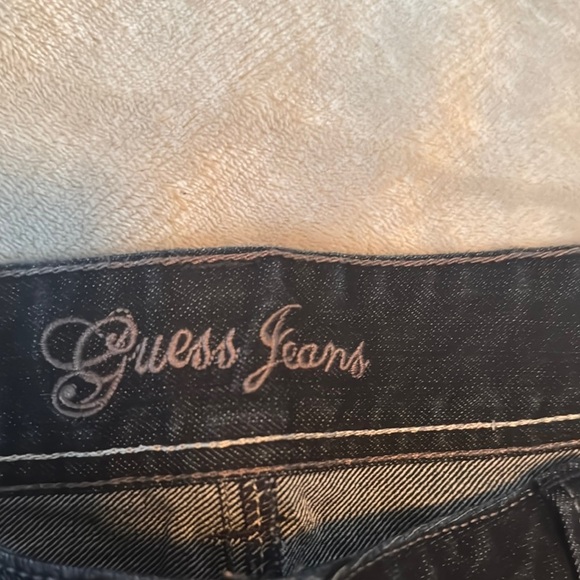 Guess Dark Wash Boot Cut Jeans Timeless Style - Picture 2 of 4